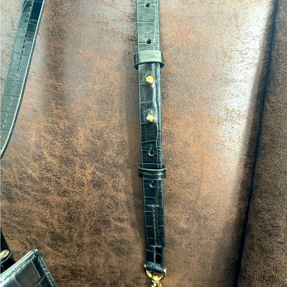 Michael Kors Croc Crossbody/wallet in great condition - Picture 8 of 14